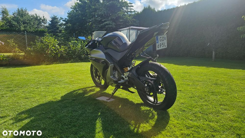 Yamaha YZF - 5