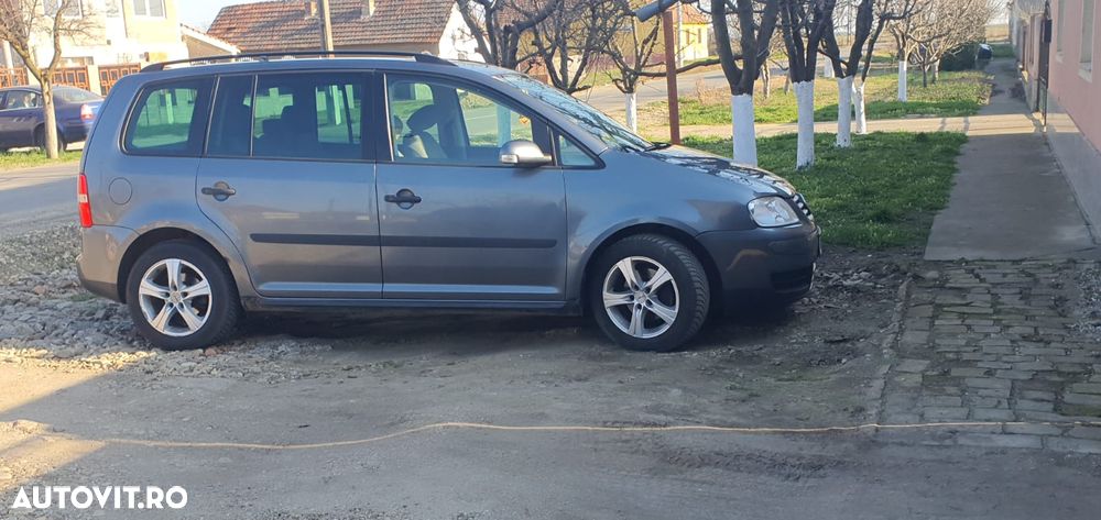 Volkswagen Touran 1.9 TDI Highline - 2
