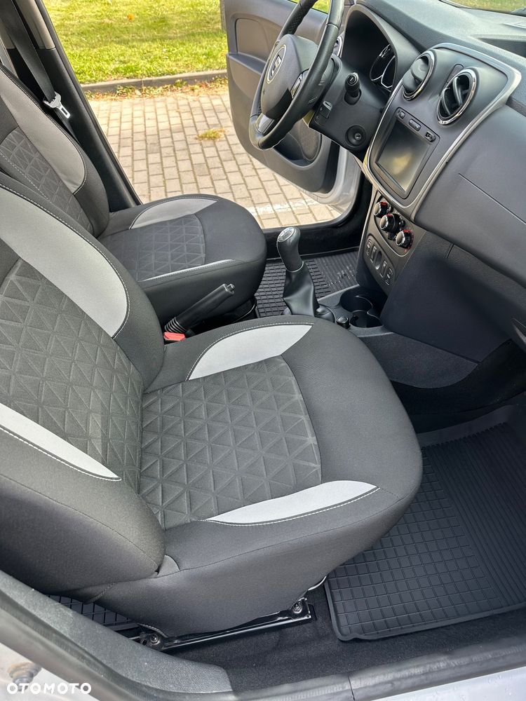 Dacia Sandero - 32