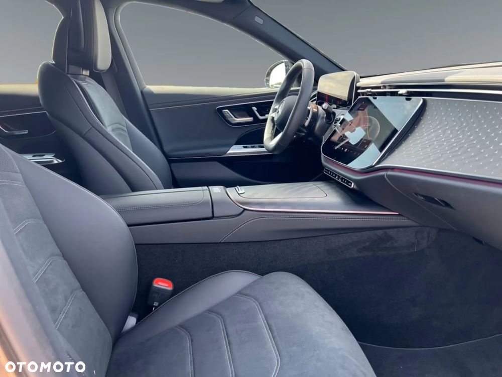 Mercedes-Benz Klasa E 220 d mHEV 4-Matic AMG 9G-Tronic - 27