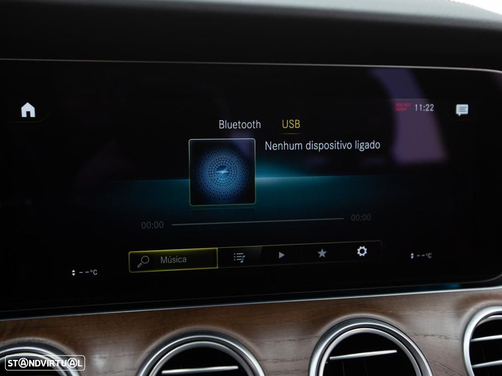 Mercedes-Benz E 300 de 4Matic 9G-TRONIC - 31