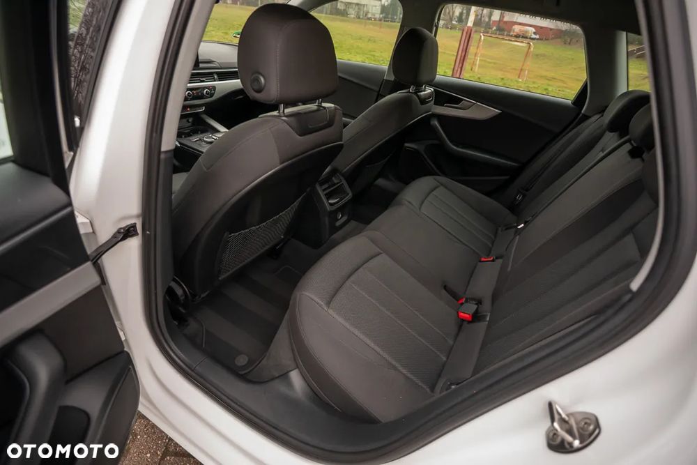 Audi A4 Avant 35 TDI S tronic - 19