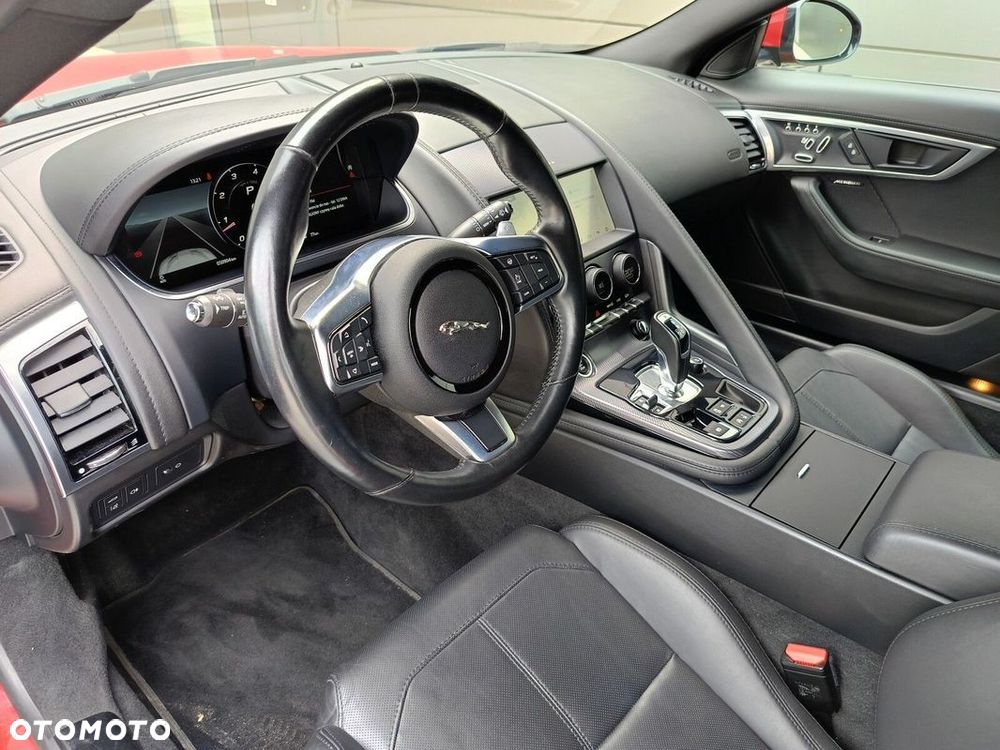 Jaguar F-Type - 16