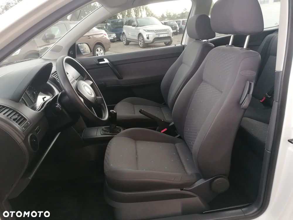 Volkswagen Polo - 13