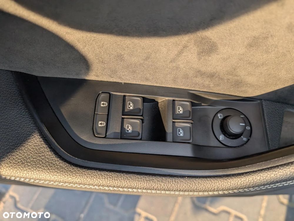 Skoda Superb 2.0 TSI DSG Sportline - 9