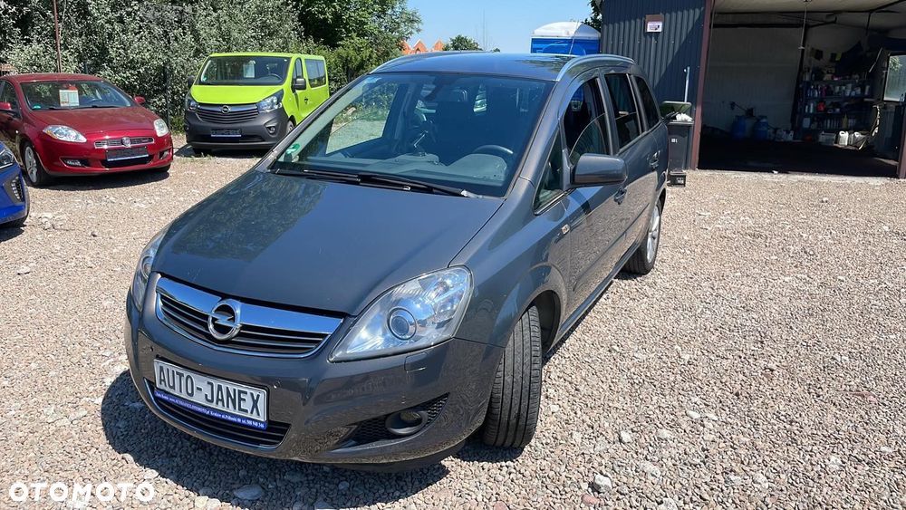 Opel Zafira 1.8 Family Plus - 2