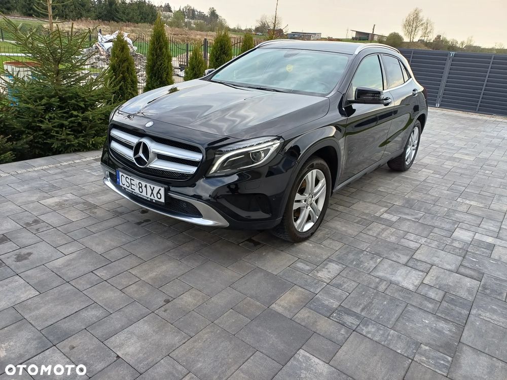 Mercedes-Benz GLA 200 - 4