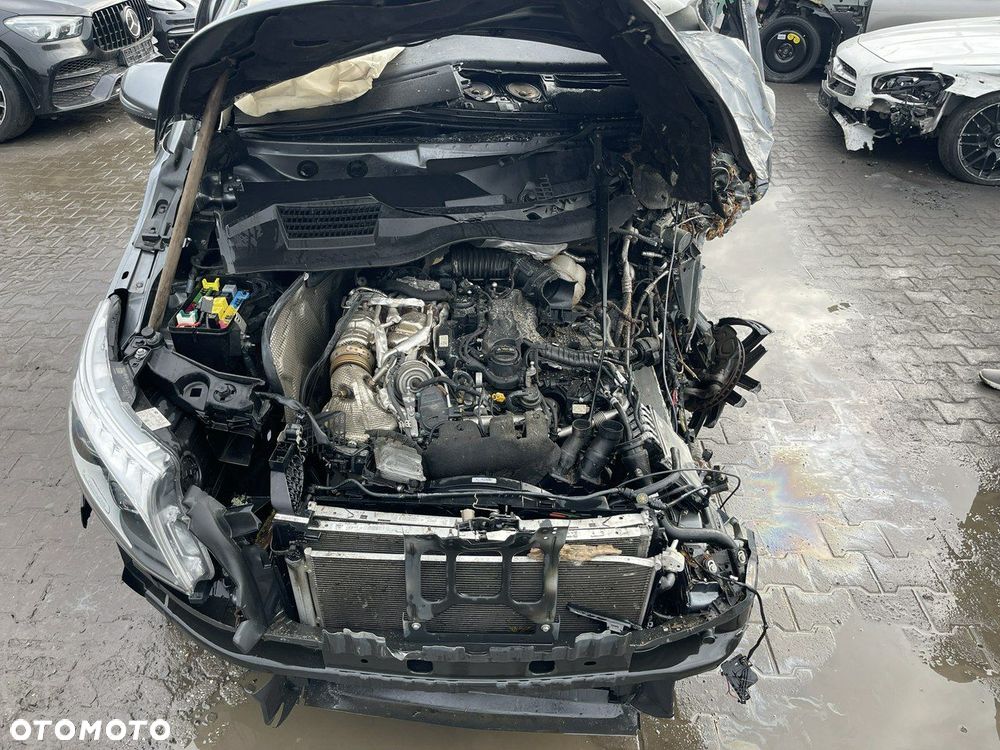 Mercedes-Benz Klasa V 300 d 4-Matic Exclusive 9G-Tronic (d³ugi) - 8
