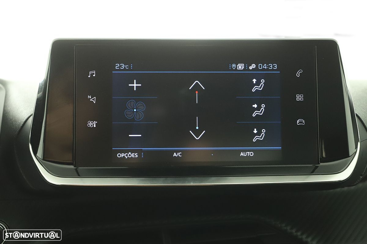 Peugeot 2008 1.2 PureTech GT EAT8 - 11