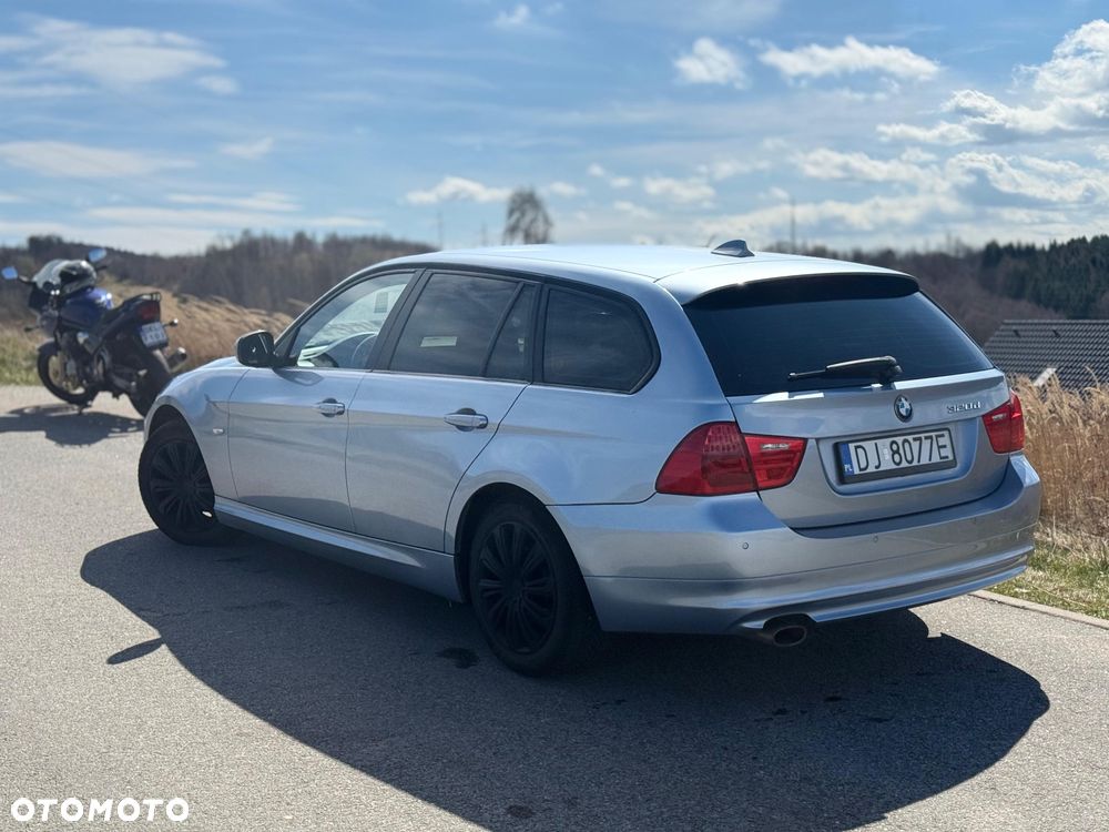 BMW Seria 3 320d DPF - 12