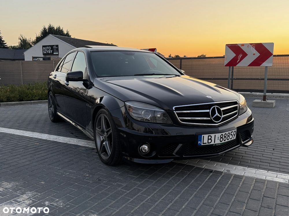 Mercedes-Benz Klasa C 63 AMG - 9