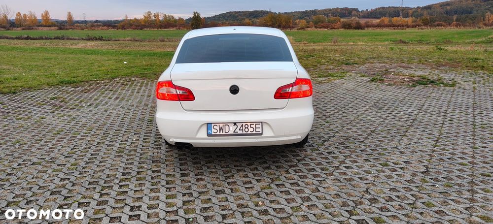 Skoda Superb 2.0 TDI Elegance DSG - 5
