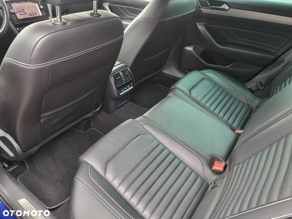Volkswagen Passat - 16