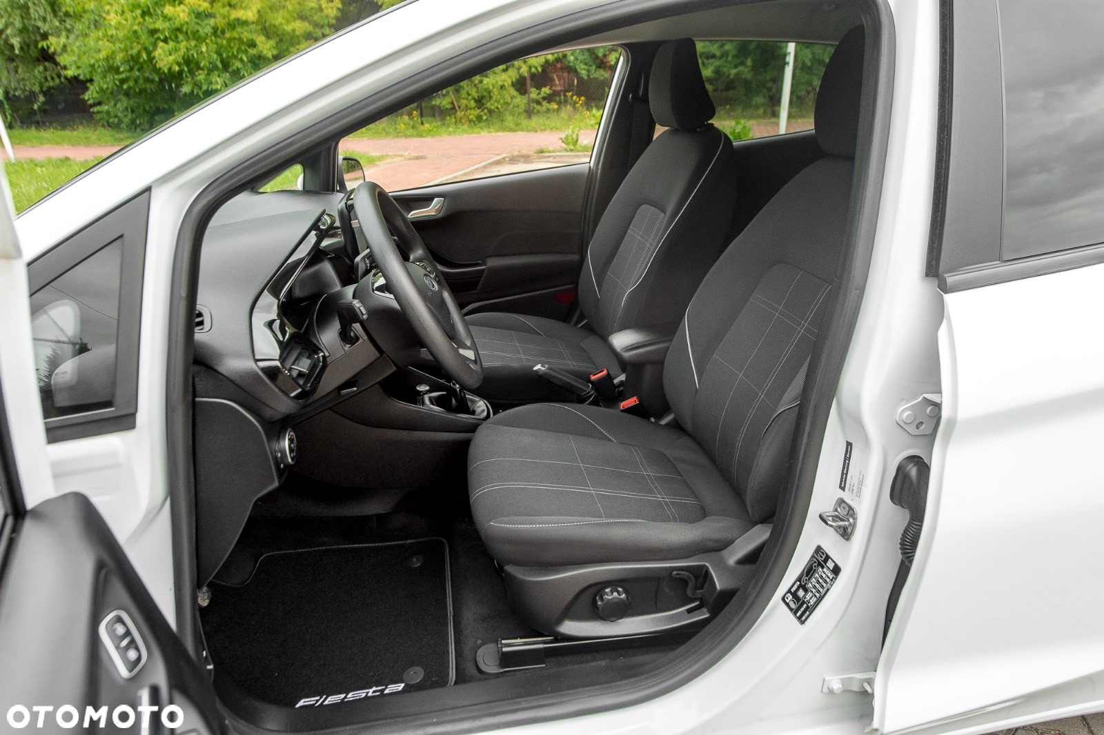 Ford Fiesta 1.0 EcoBoost S&S TITANIUM - 23