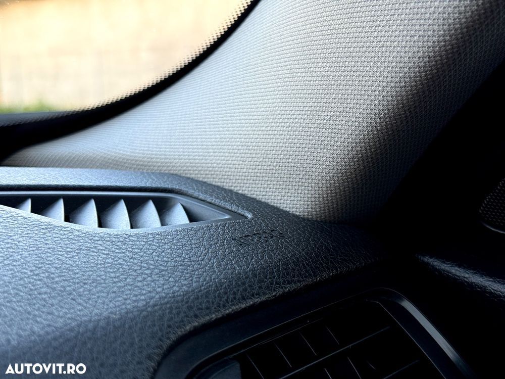 BMW Seria 3 - 25