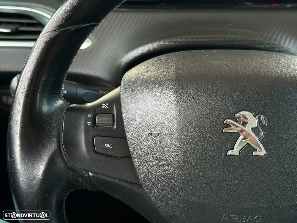Peugeot 208 1.5 BlueHDi Allure Pack - 19