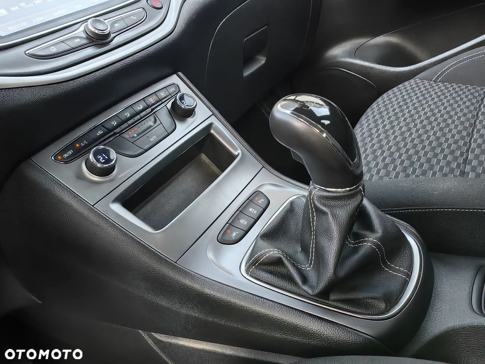 Opel Astra 1.6 CDTI Enjoy - 18