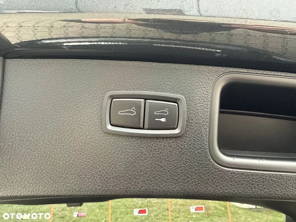 Porsche Macan T - 17