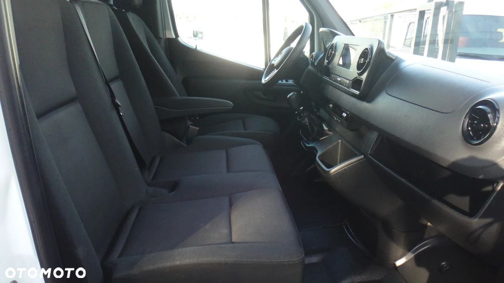 Mercedes-Benz Sprinter - 9