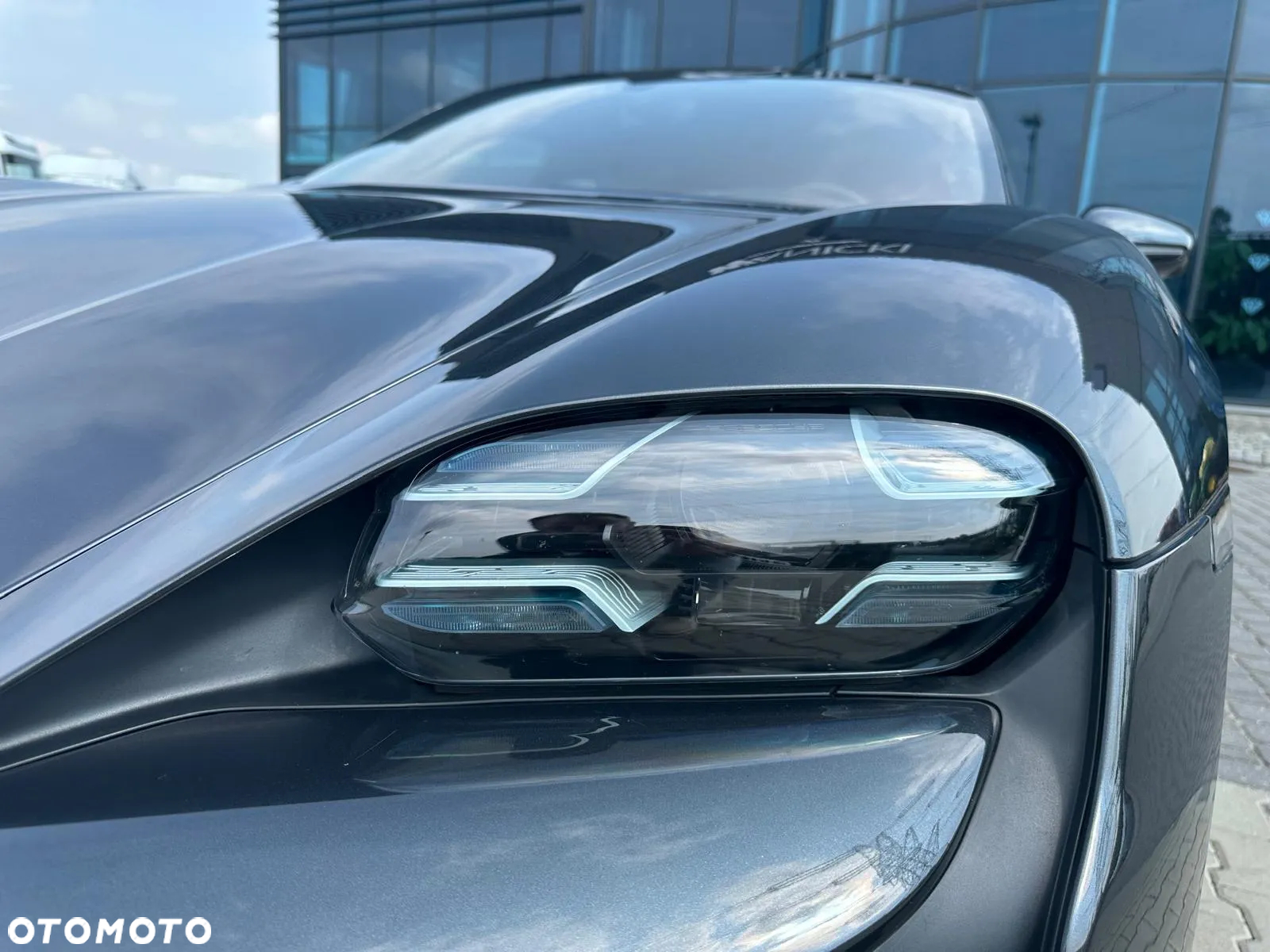 Porsche Taycan - 10