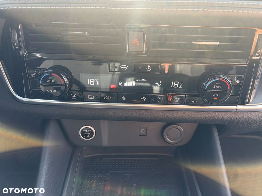 Nissan Qashqai 1.3 DIG-T mHEV N-Connecta Xtronic - 16