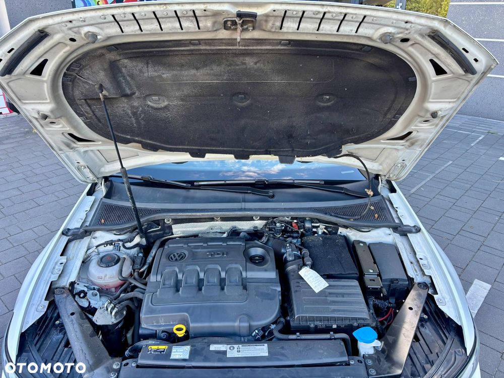Volkswagen Passat 1.6 TDI BMT City - 13
