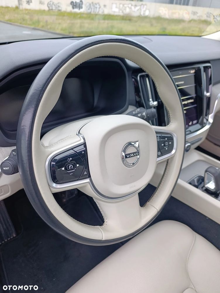 Volvo V60 Cross Country - 27