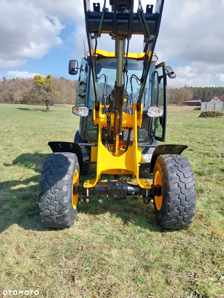 JCB 407 T4 - 17