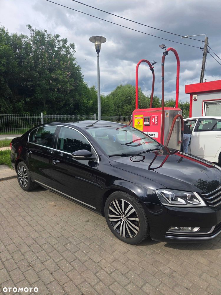 Volkswagen Passat - 2