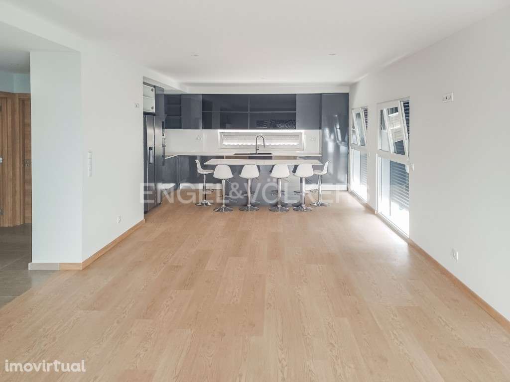 Moradia com Piscina e Terraço em Alverca - Grande imagem: 3/60