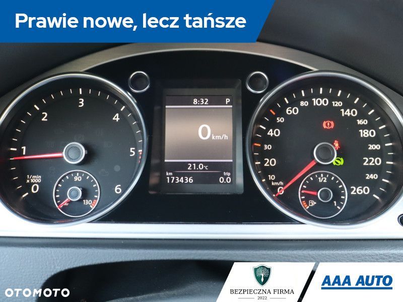Volkswagen Passat - 12