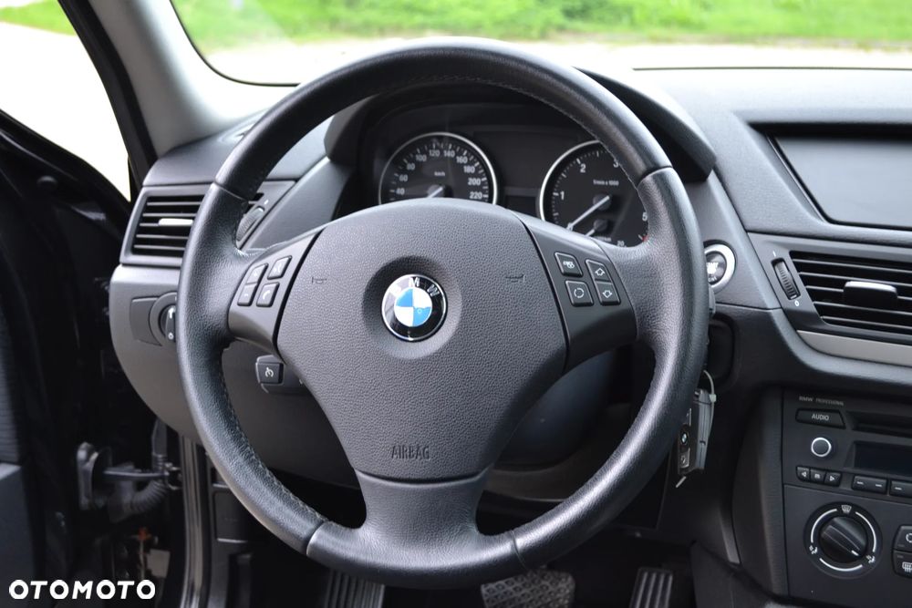 BMW X1 sDrive18d xLine - 18