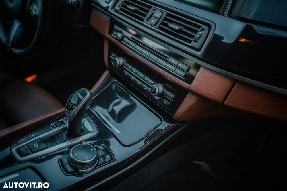 BMW Seria 5 530d xDrive AT - 7