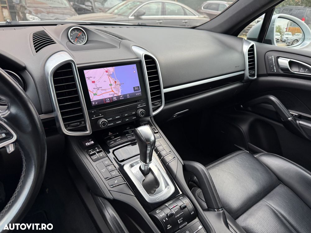 Porsche Cayenne Diesel Platinum Edition - 39