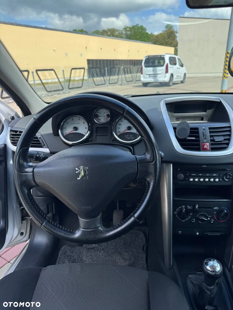 Peugeot 207 1.6 - 10