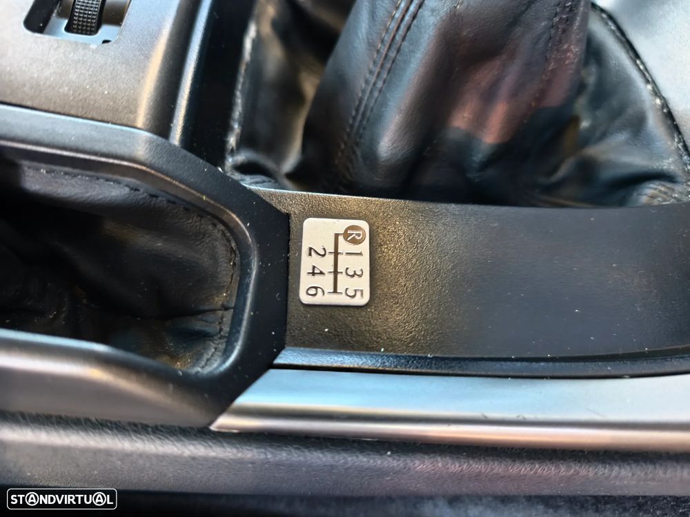 Lexus IS 220 d Luxury 2D - 24