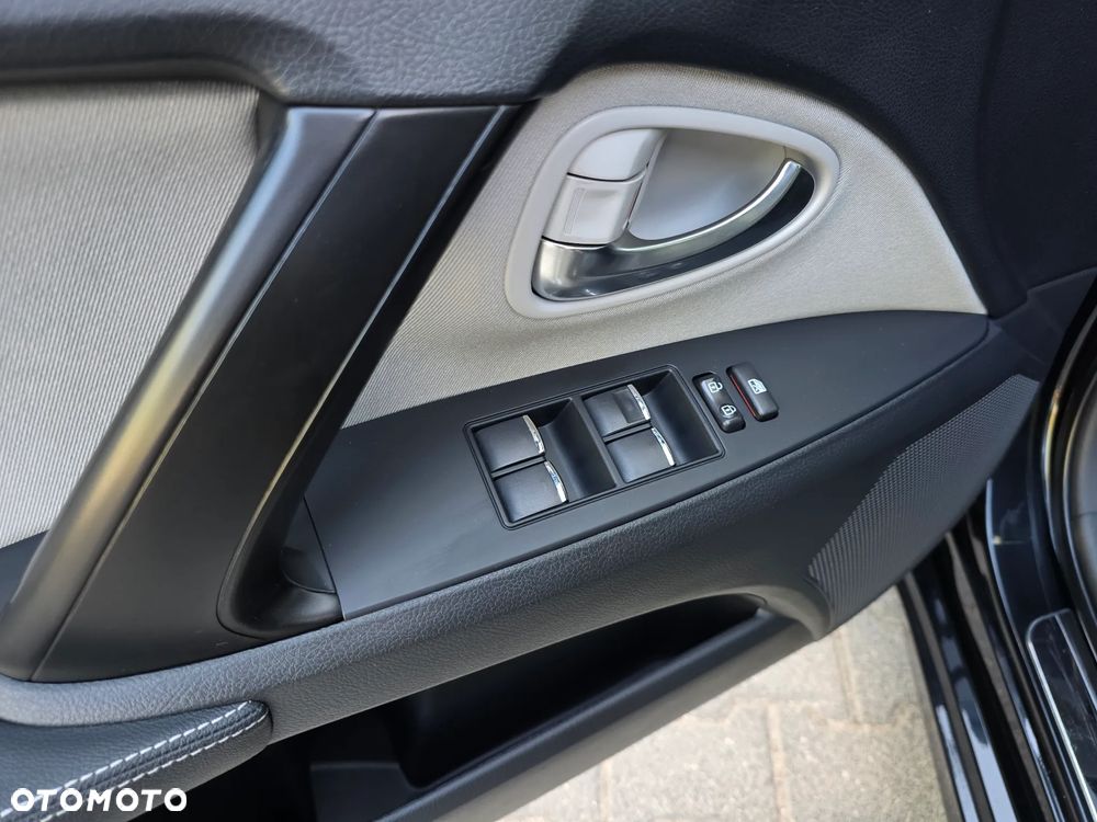 Toyota Avensis - 15