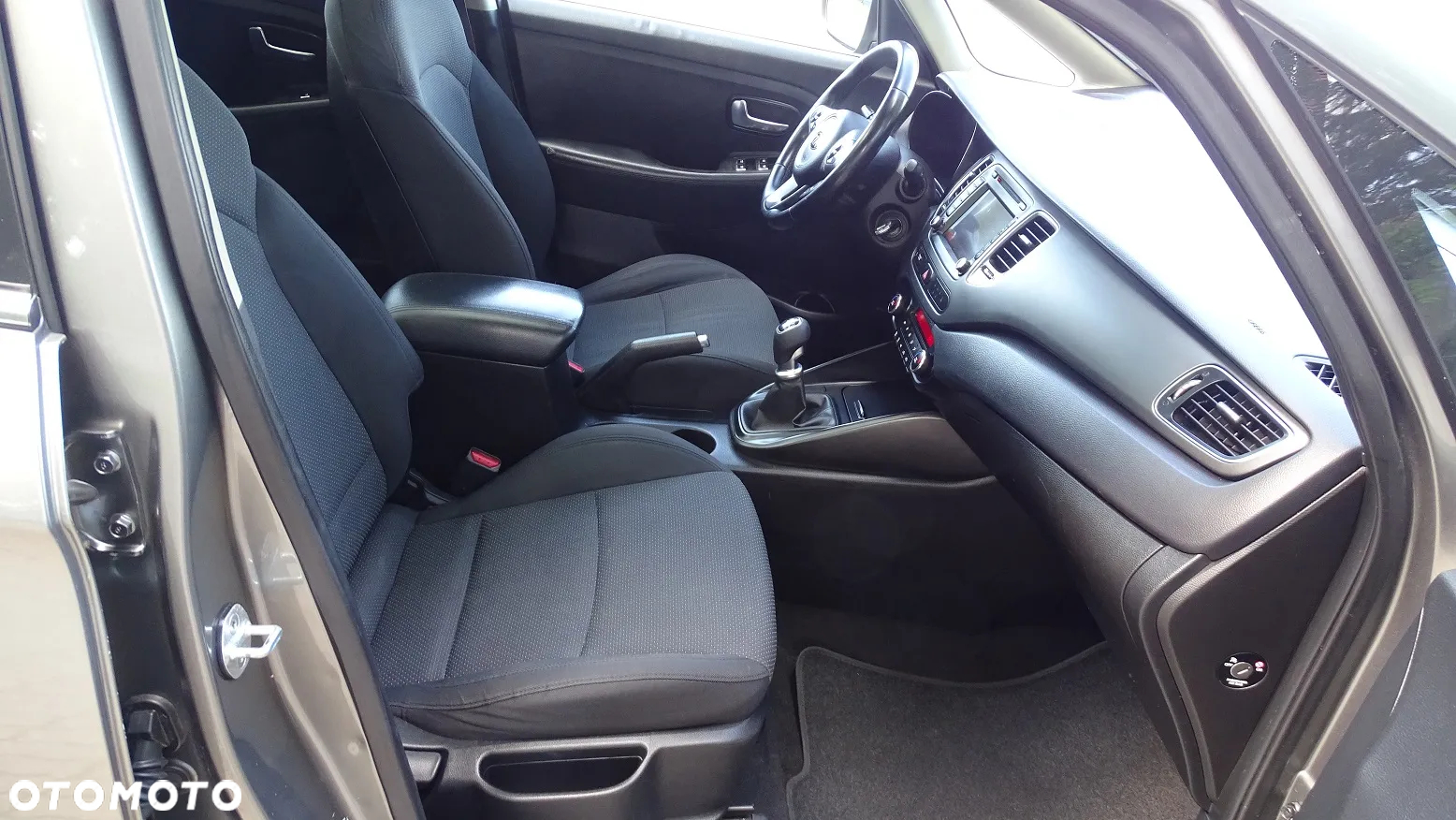 Kia Carens 1.7 CRDi M 7os - 12