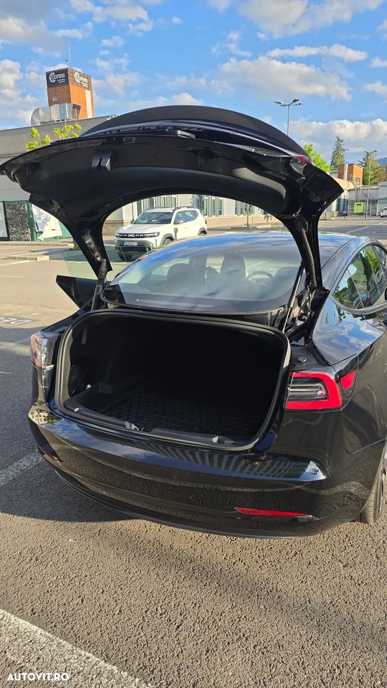 Tesla Model 3 - 29