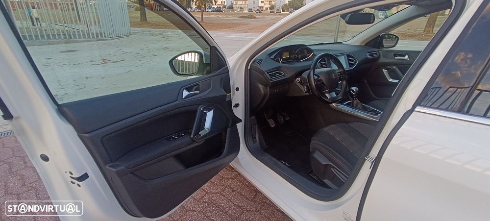 Peugeot 308 1.2 PureTech Allure J18 - 10