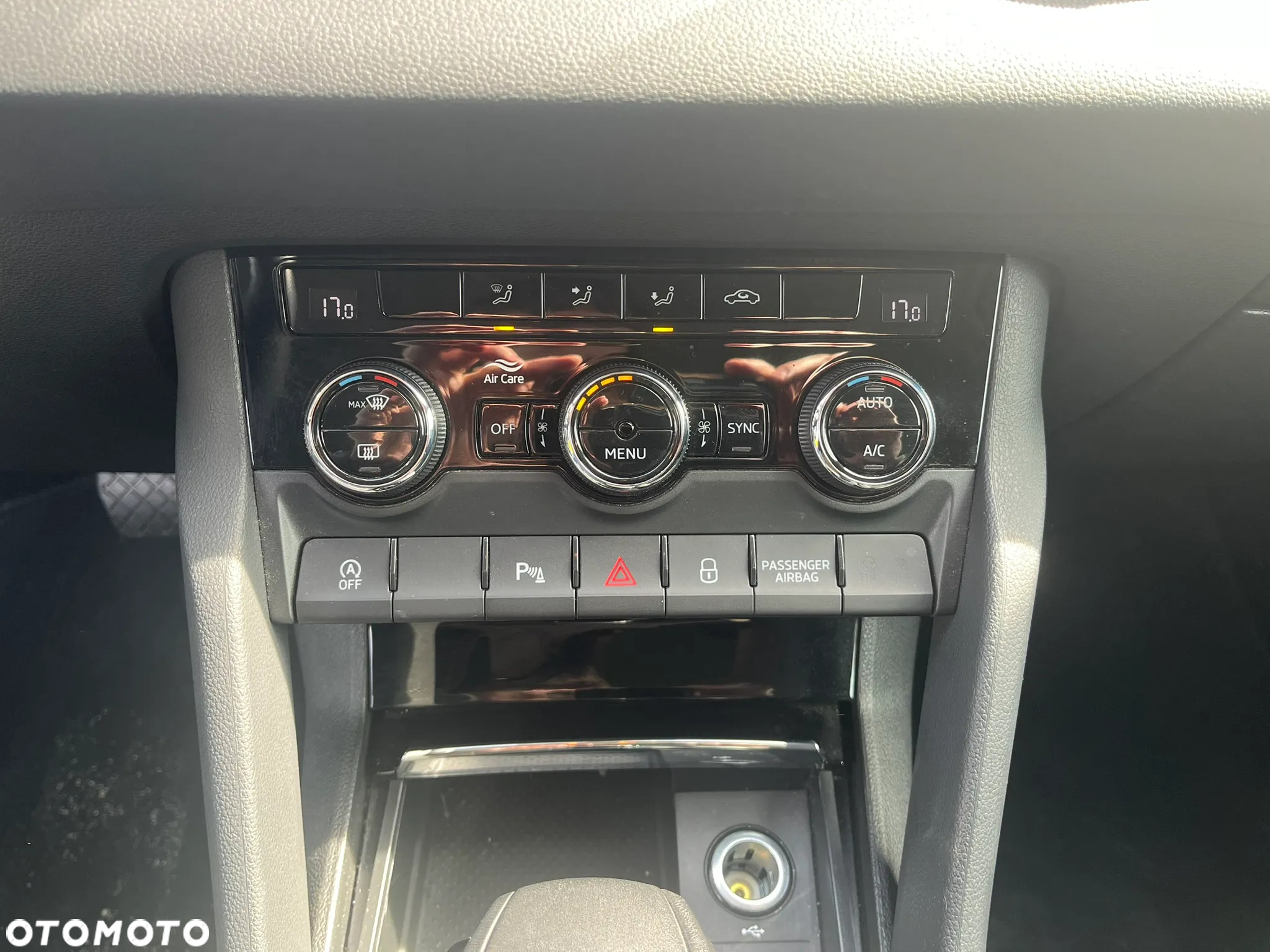Skoda Karoq 1.5 TSI ACT 4x2 Style DSG - 25