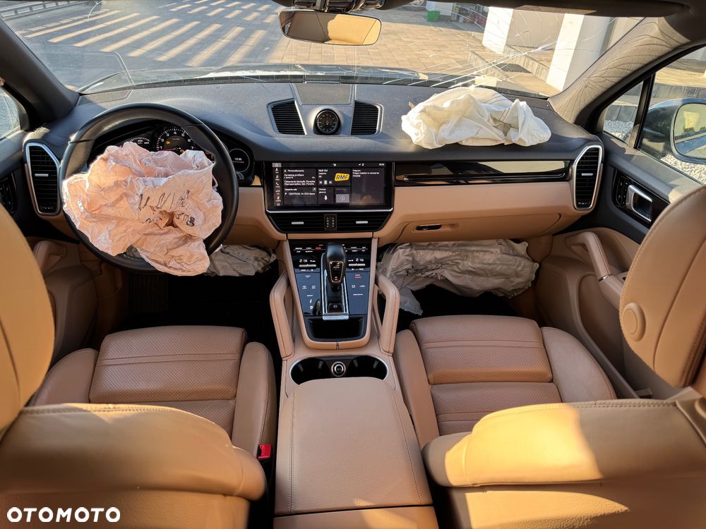 Porsche Cayenne Platinum Edition - 14