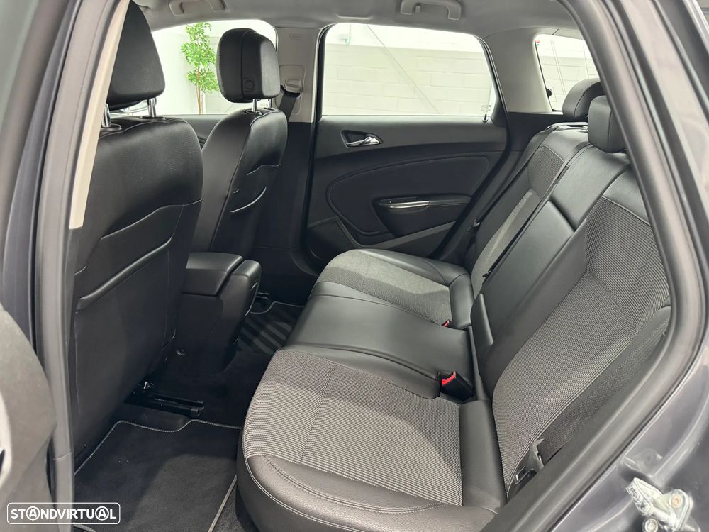 Opel Astra Sports Tourer 1.7 CDTi Cosmo - 21