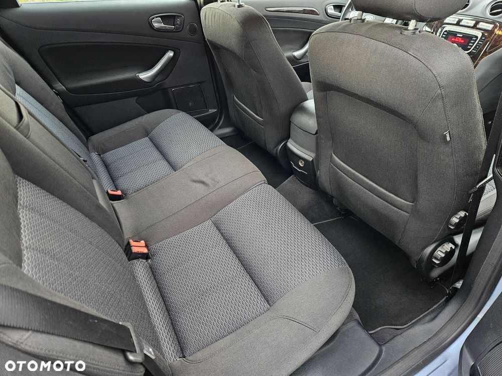 Ford Mondeo 2.0 Ghia Executive - 12