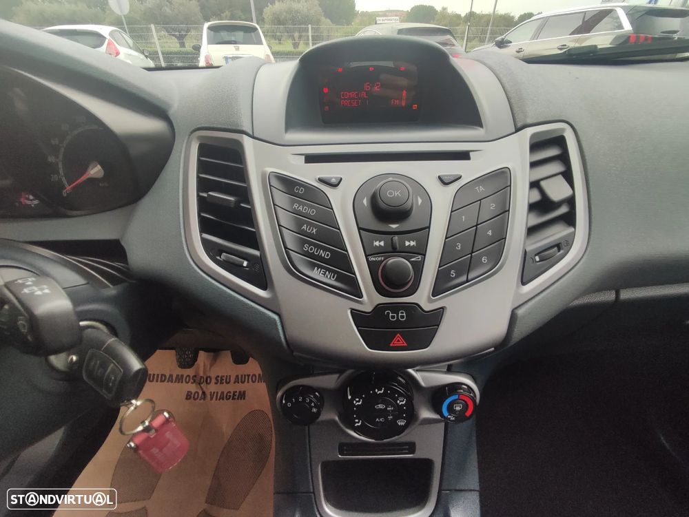 Ford Fiesta 1.25 Trend - 37