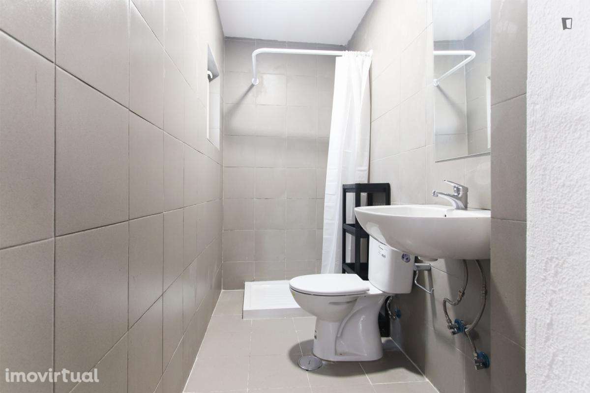 Quarto - localizado em Alameda Lisbon - Grande imagem: 5/12