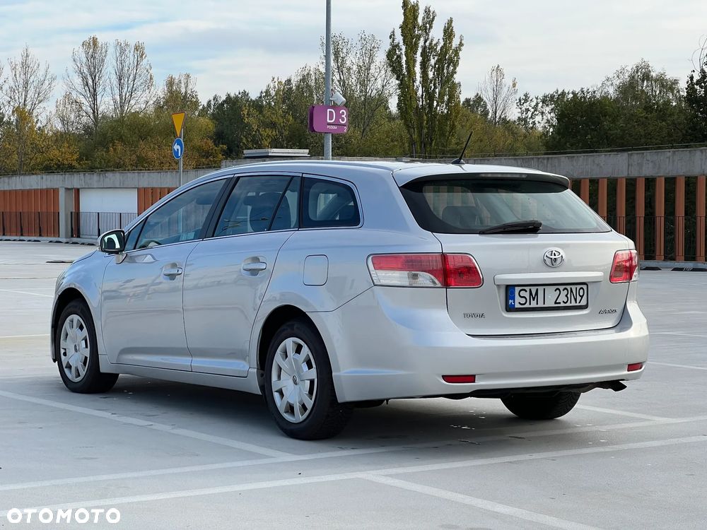 Toyota Avensis - 7
