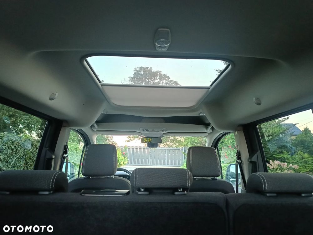 Ford Tourneo Connect Grand - 23