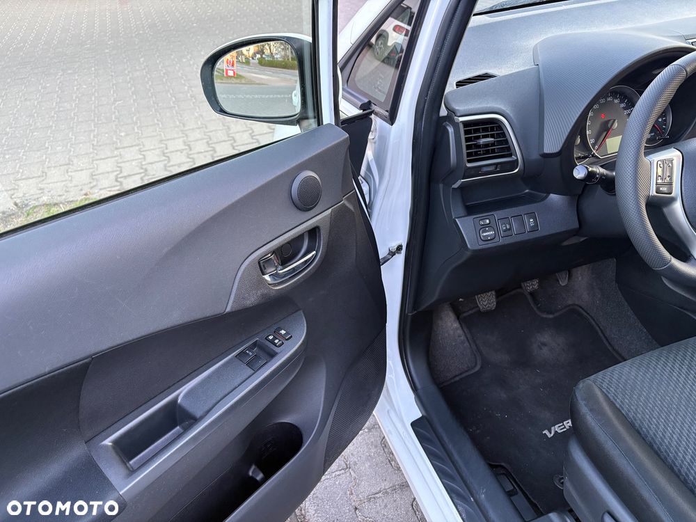 Toyota Verso S 1.33 Premium - 26