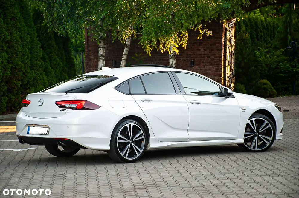 Opel Insignia 2.0 BiTrb D 4x4 Automatik Exclusive - 4